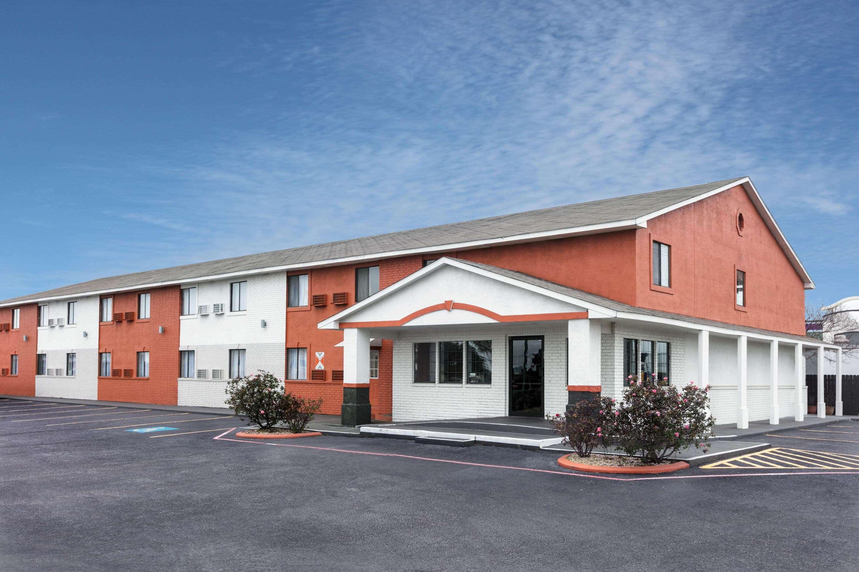 Howard Johnson By Wyndham Near Schlitterbahn New Braunfels Buitenkant foto