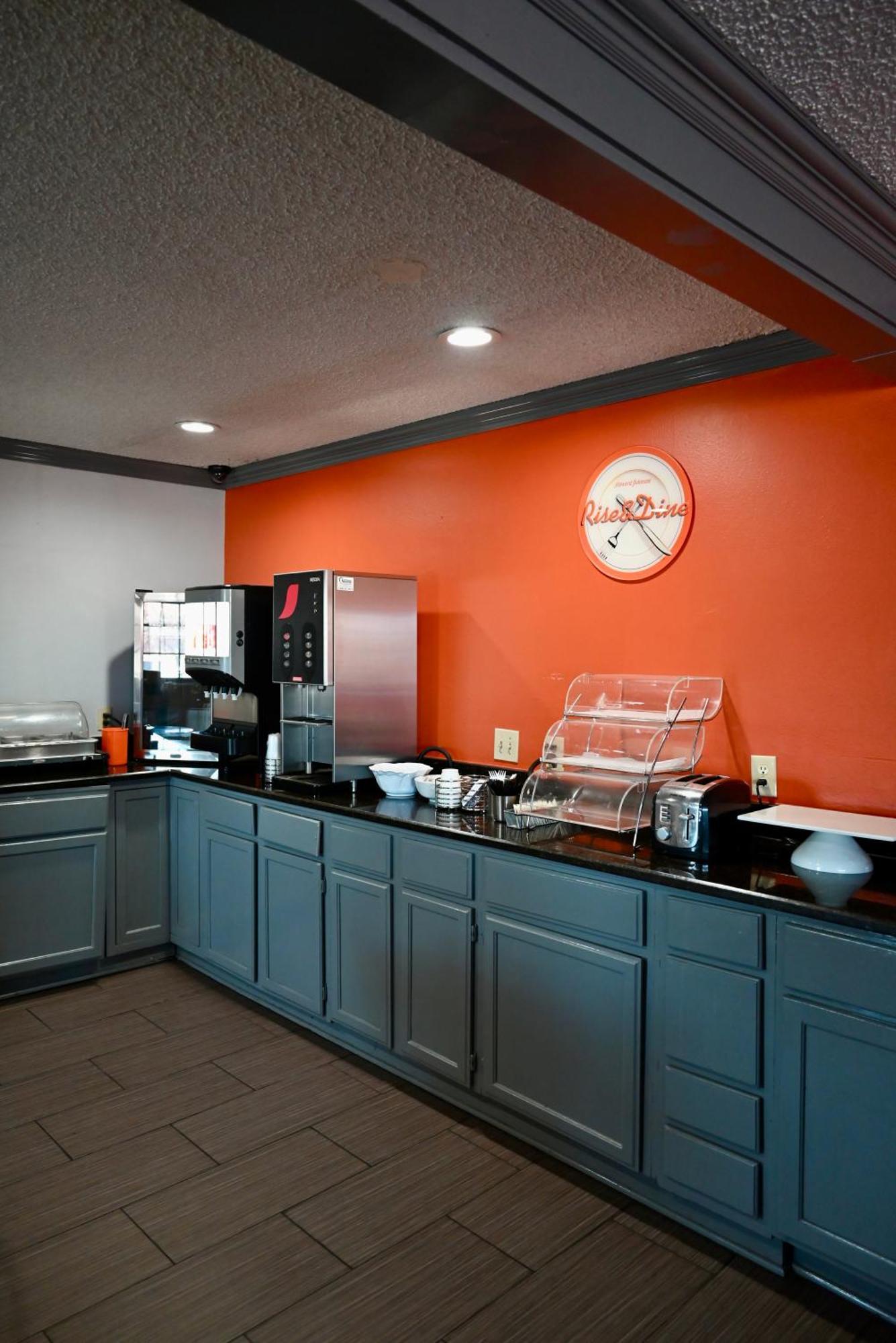 Howard Johnson By Wyndham Near Schlitterbahn New Braunfels Buitenkant foto