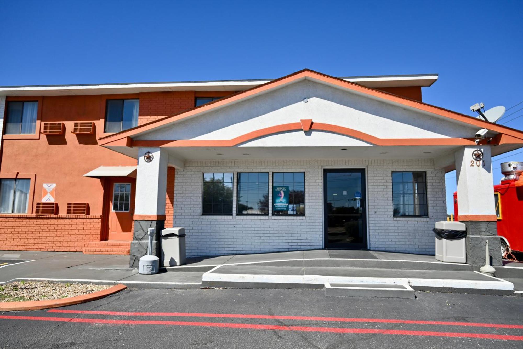 Howard Johnson By Wyndham Near Schlitterbahn New Braunfels Buitenkant foto